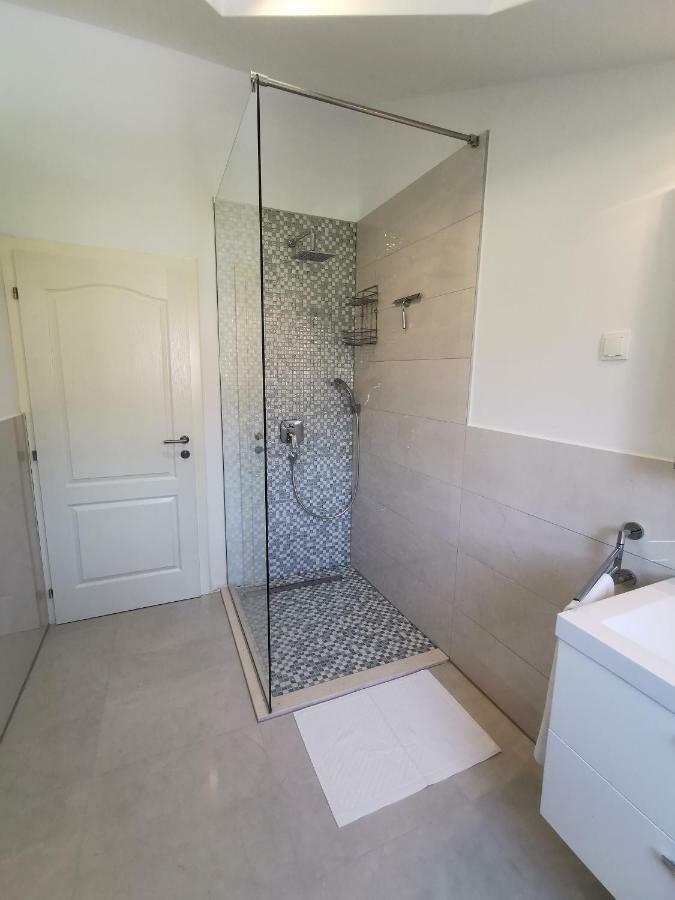 New Apartments 9 Minutes From Split Airport Kaštela Esterno foto